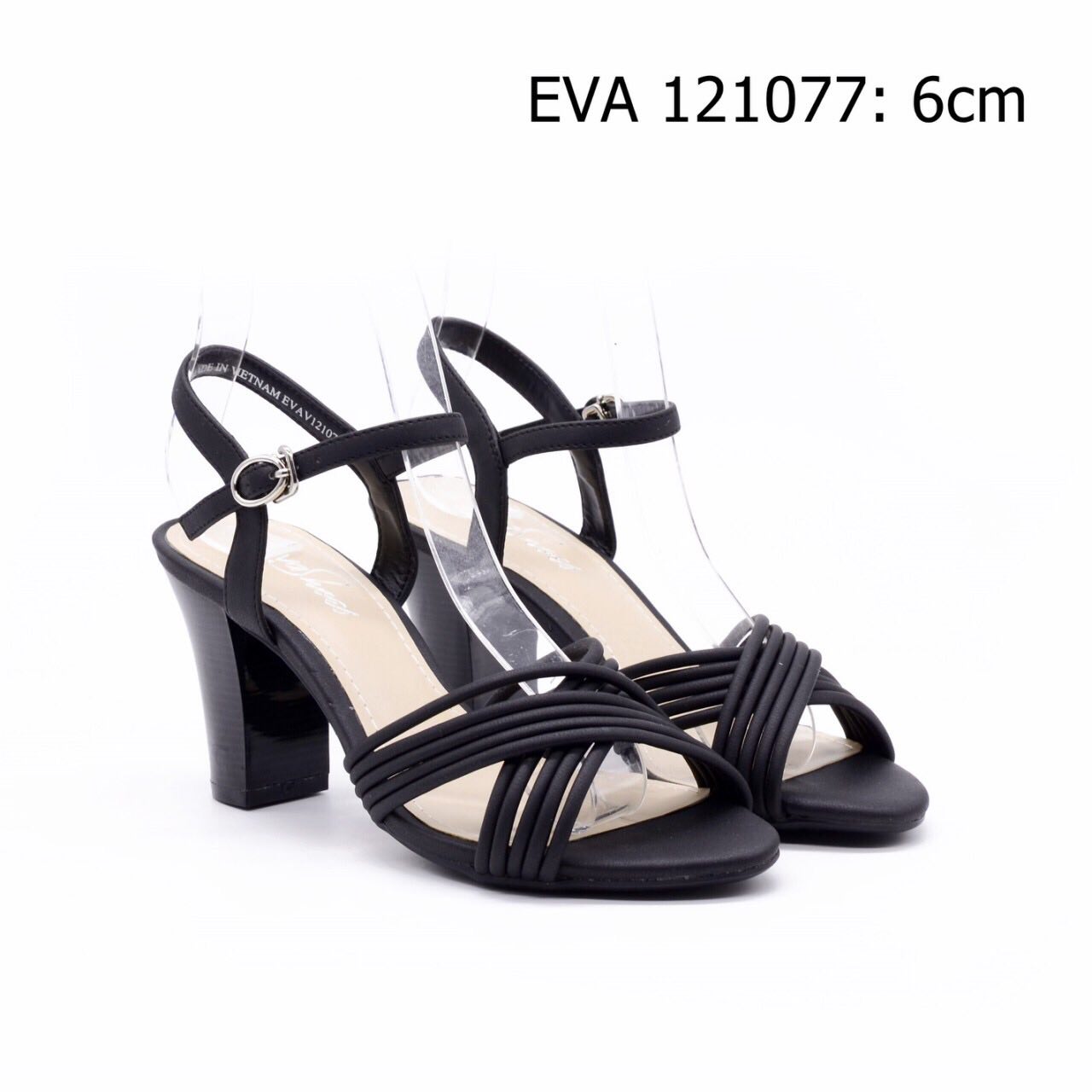 Giày xăng đan quai chéo EVA121077 mang lại vẻ nữ tính cho phái đẹp.